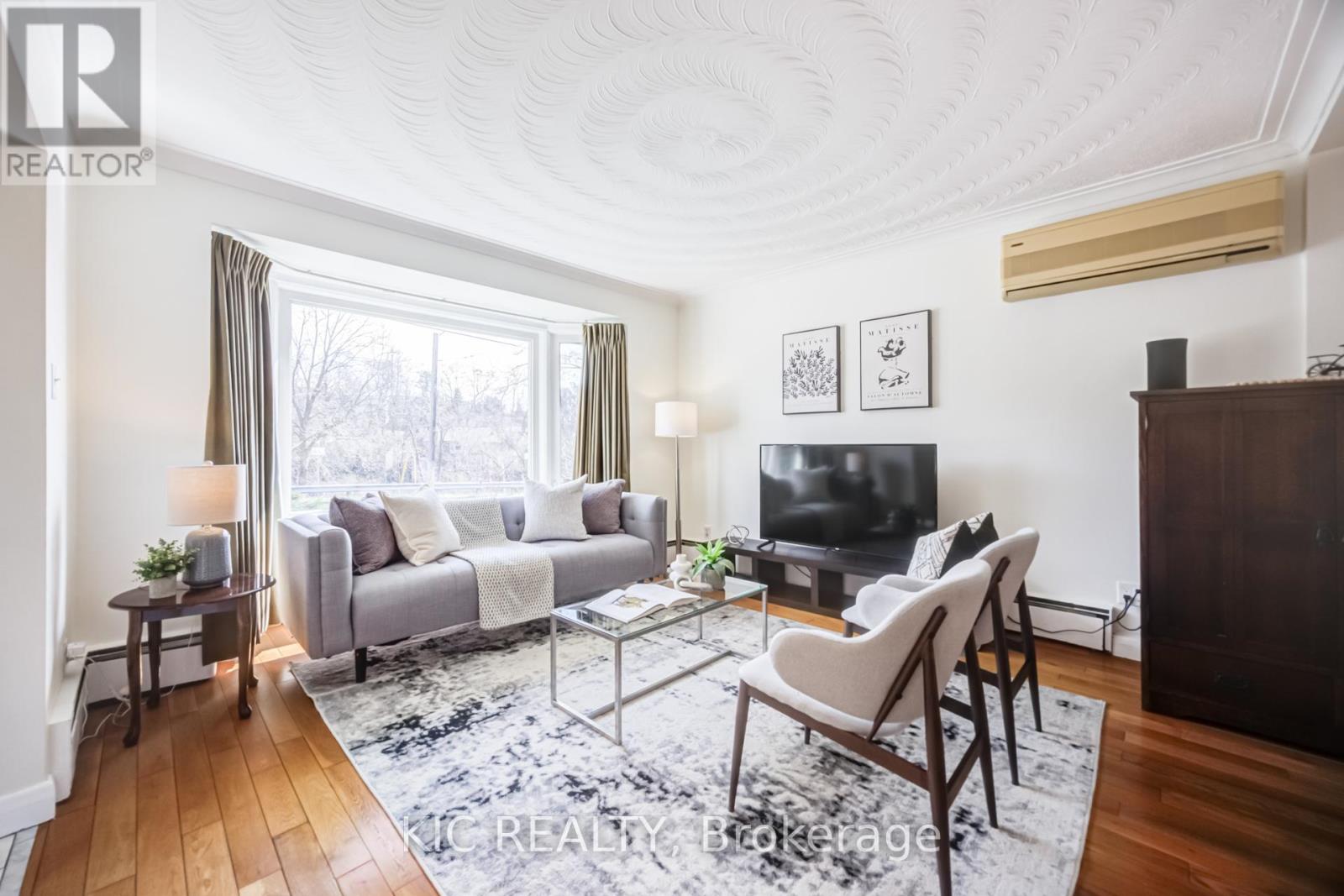 58 Coe Hill Drive, Toronto, Ontario  M6S 3C8 - Photo 6 - W13031700