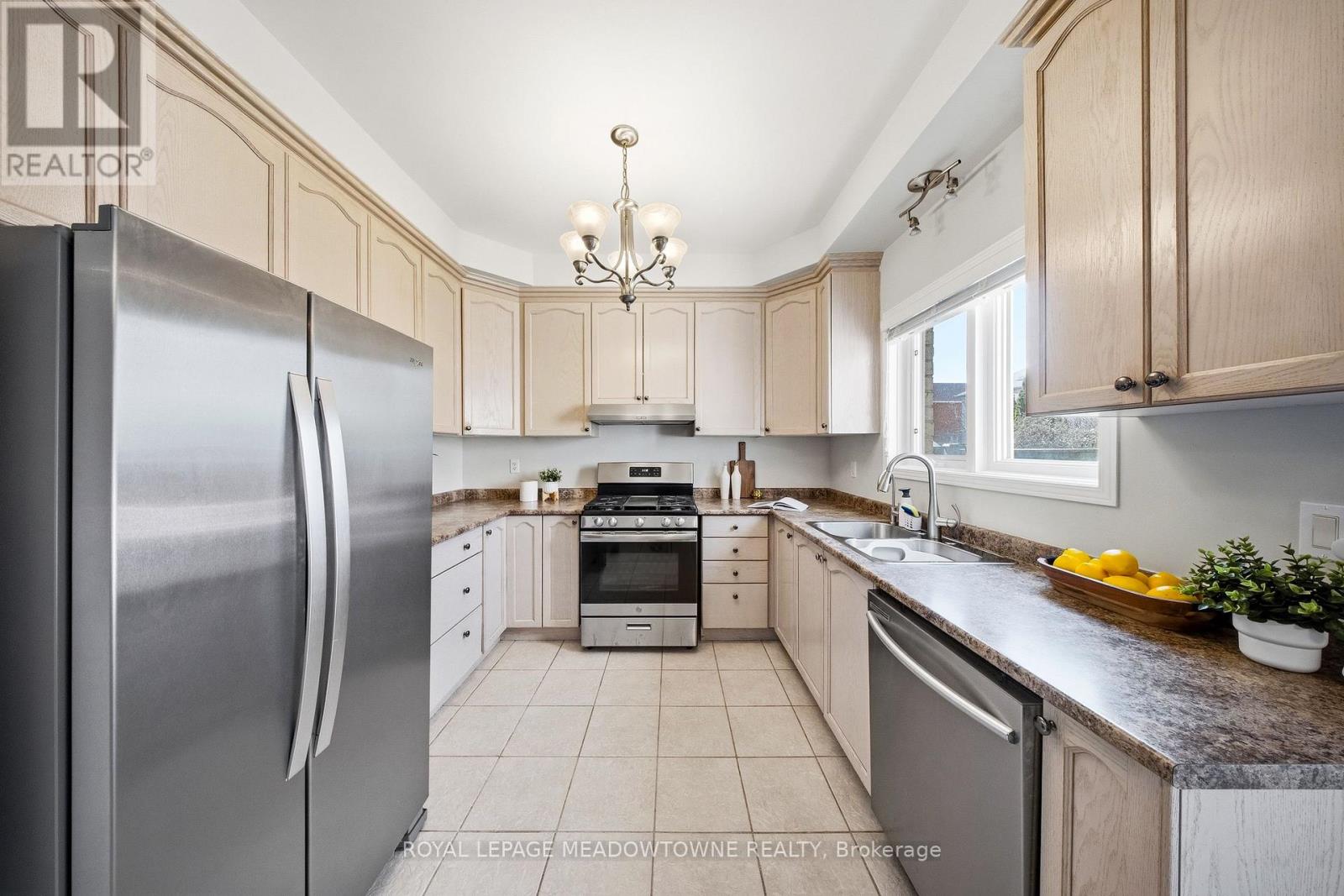 14 Eagleview Way, Halton Hills, Ontario  L7G 6N3 - Photo 19 - W13031708