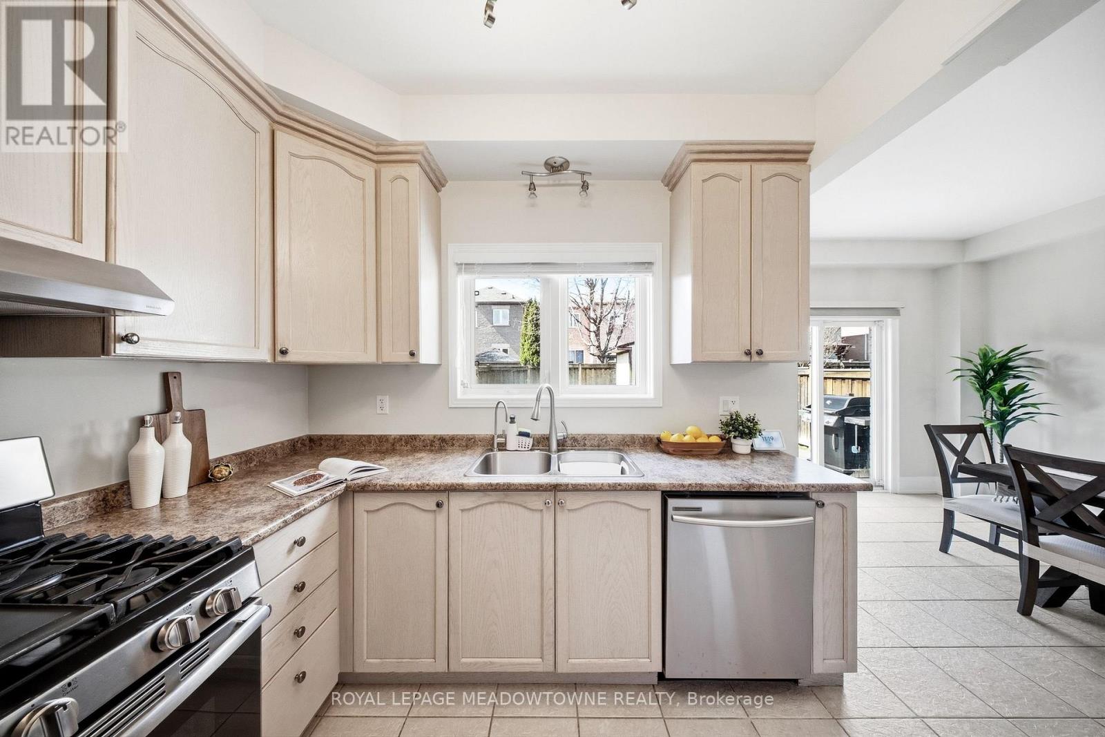 14 Eagleview Way, Halton Hills, Ontario  L7G 6N3 - Photo 21 - W13031708