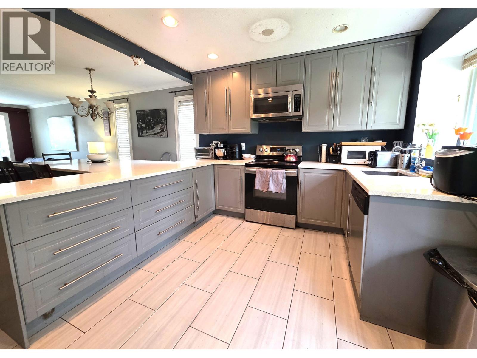 12033 206b Street, Maple Ridge, British Columbia  V2X 9T8 - Photo 10 - R3114428