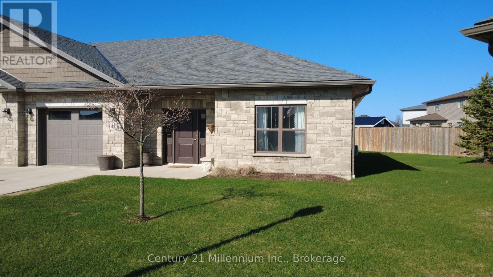 11 - 1050 Waterloo Street, Saugeen Shores, Ontario  N0H 2C3 - Photo 3 - X12872122