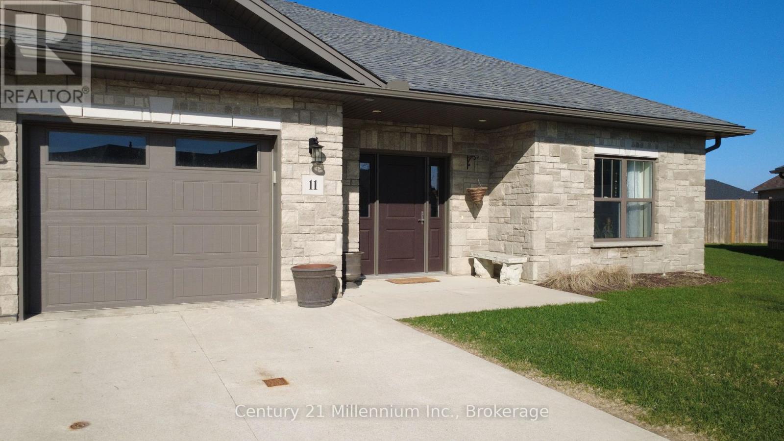 11 - 1050 Waterloo Street, Saugeen Shores, Ontario  N0H 2C3 - Photo 2 - X12872122