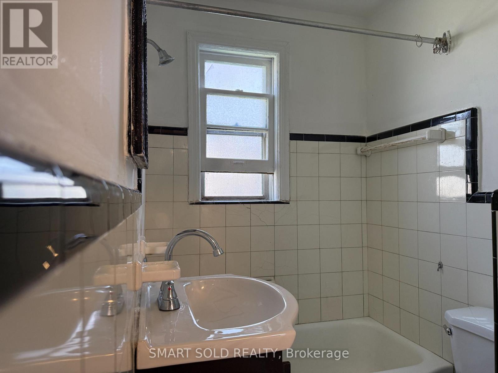 204 Cameron Avenue, Toronto, Ontario  M2N 1E5 - Photo 5 - C13028238