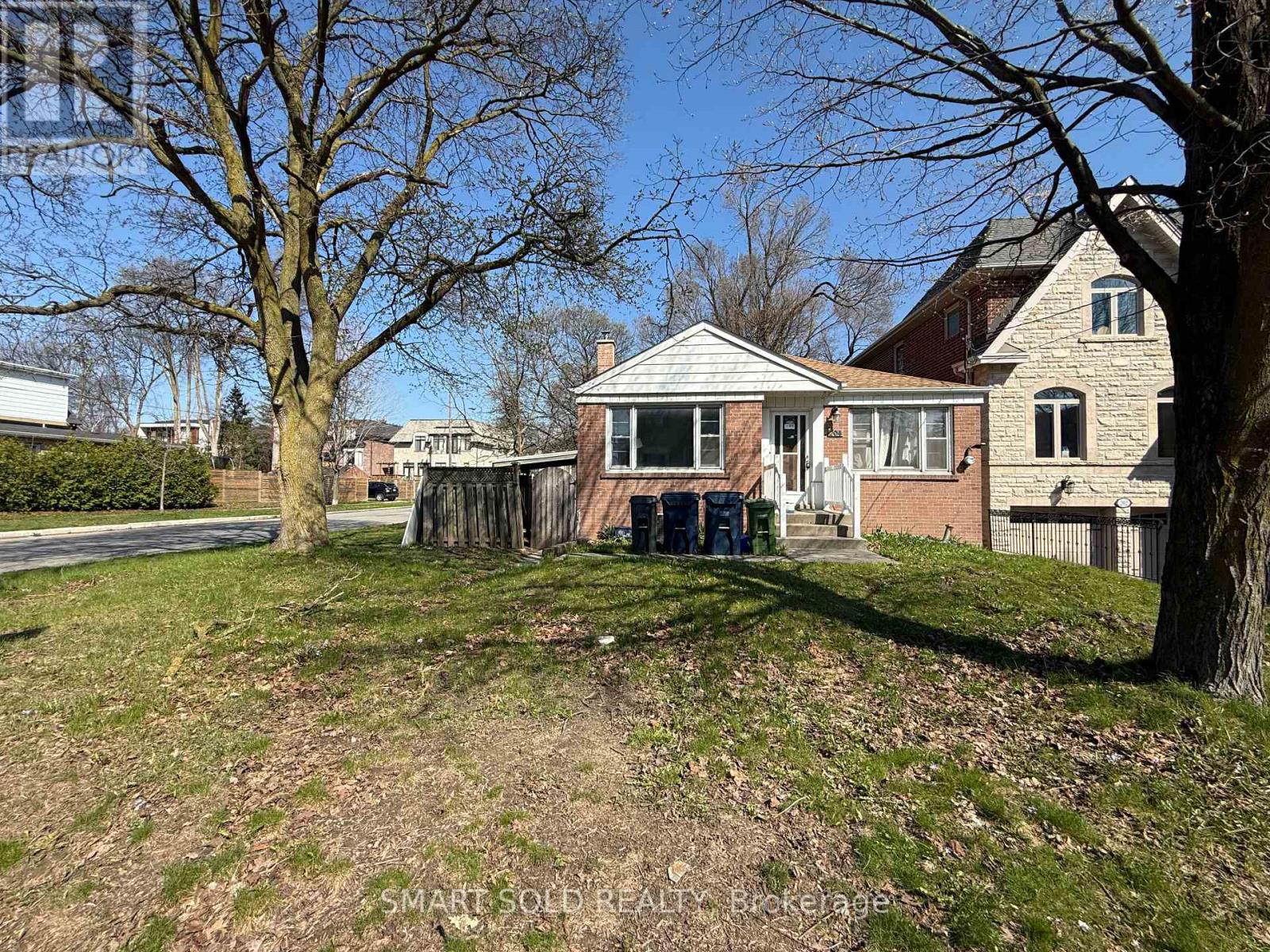 204 CAMERON AVENUE, Toronto, Ontario