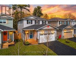 102 FIELDSTREAM CHASE, Bracebridge, Ontario