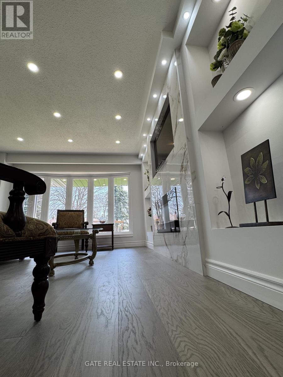 10 Thorny Brae Drive, Markham, Ontario  L3T 3G4 - Photo 9 - N13023082