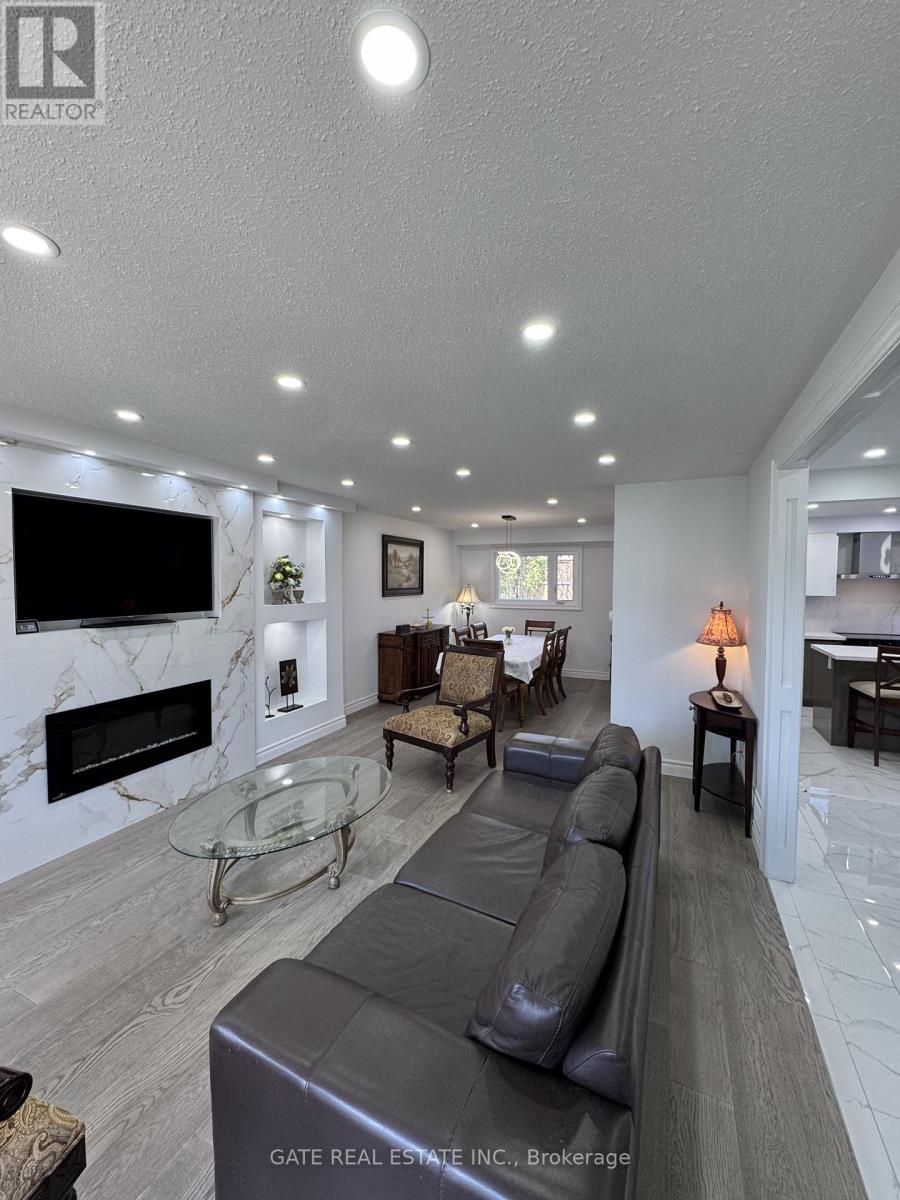 10 Thorny Brae Drive, Markham, Ontario  L3T 3G4 - Photo 11 - N13023082