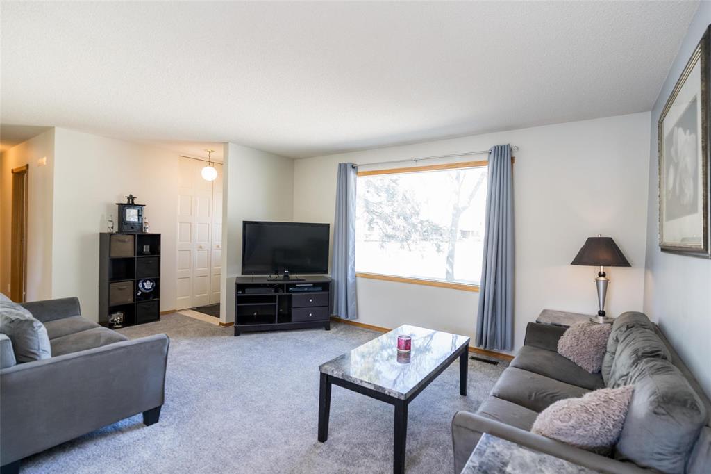 158 Hatcher Road, Winnipeg, Manitoba  R2C 3W4 - Photo 1 - 202608000