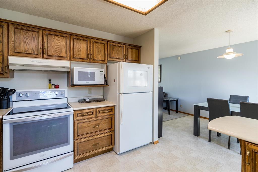 158 Hatcher Road, Winnipeg, Manitoba  R2C 3W4 - Photo 11 - 202608000