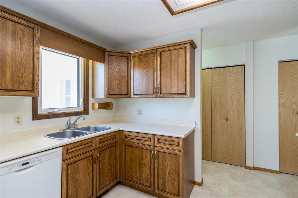 158 Hatcher Road, Winnipeg, Manitoba  R2C 3W4 - Photo 14 - 202608000