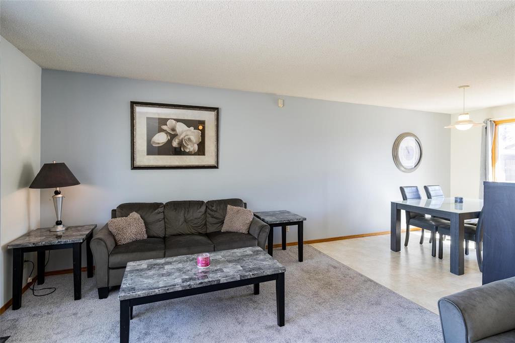 158 Hatcher Road, Winnipeg, Manitoba  R2C 3W4 - Photo 3 - 202608000