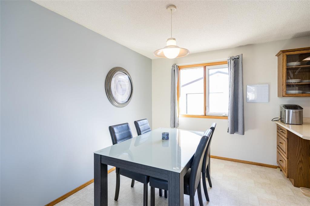 158 Hatcher Road, Winnipeg, Manitoba  R2C 3W4 - Photo 5 - 202608000