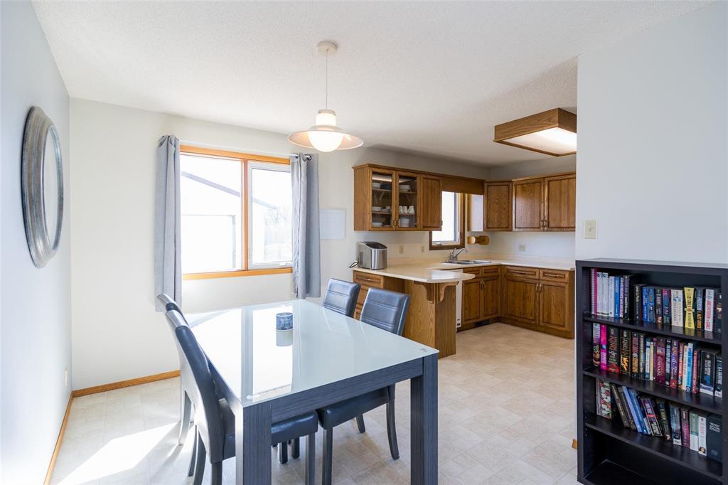 158 Hatcher Road, Winnipeg, Manitoba  R2C 3W4 - Photo 7 - 202608000