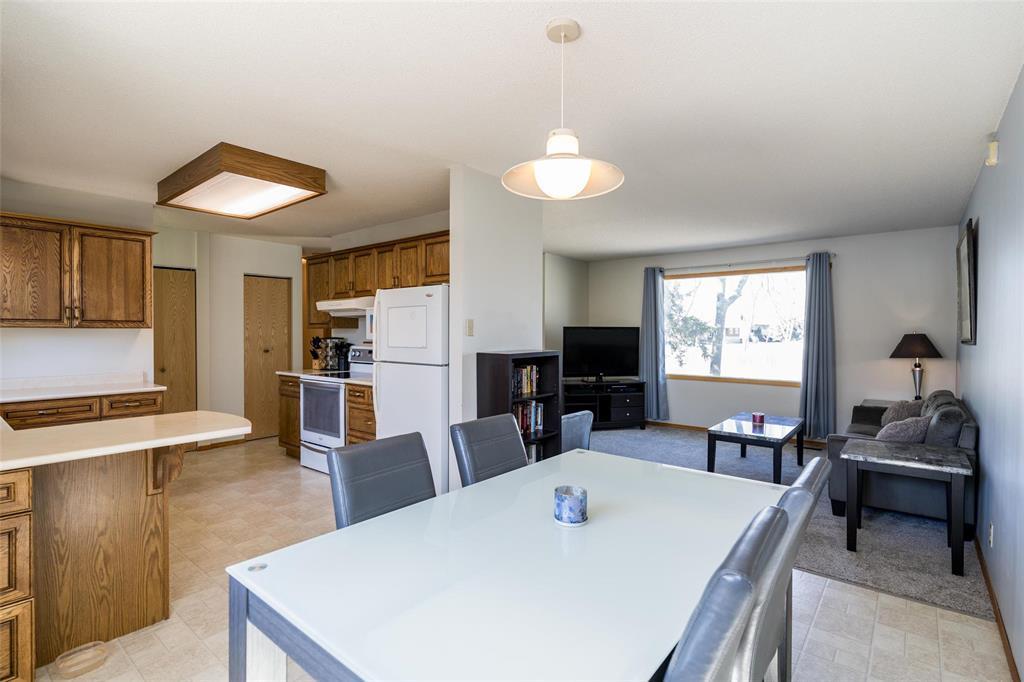 158 Hatcher Road, Winnipeg, Manitoba  R2C 3W4 - Photo 8 - 202608000