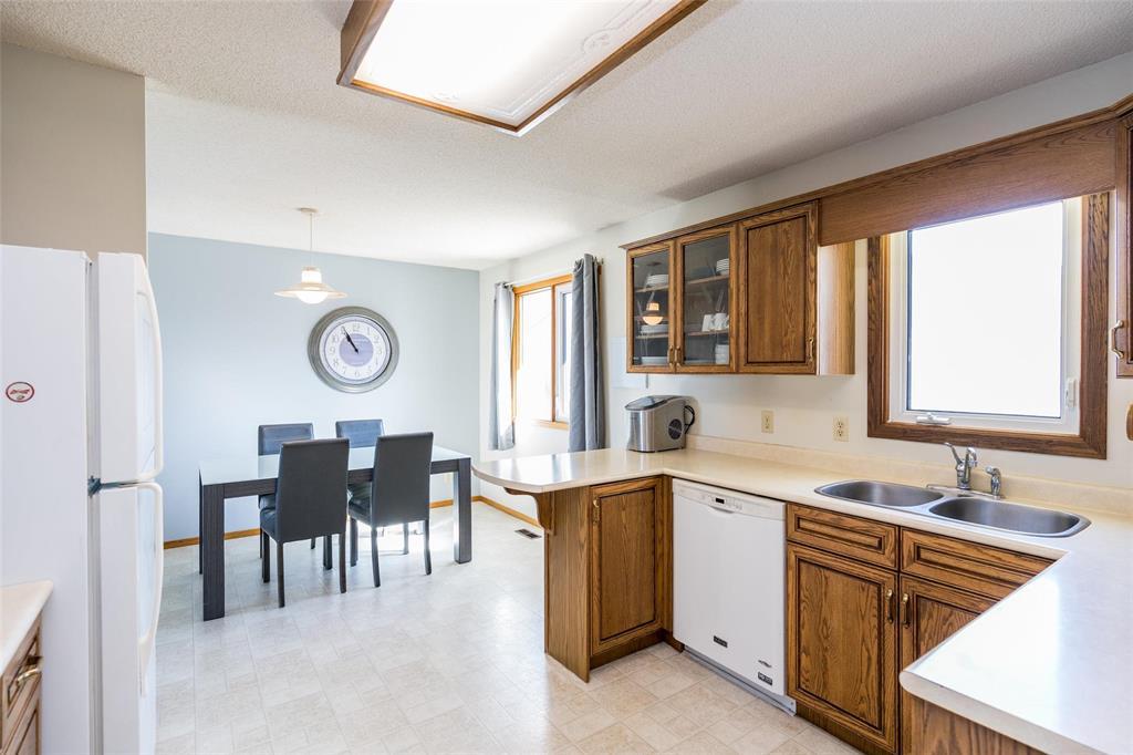 158 Hatcher Road, Winnipeg, Manitoba  R2C 3W4 - Photo 9 - 202608000