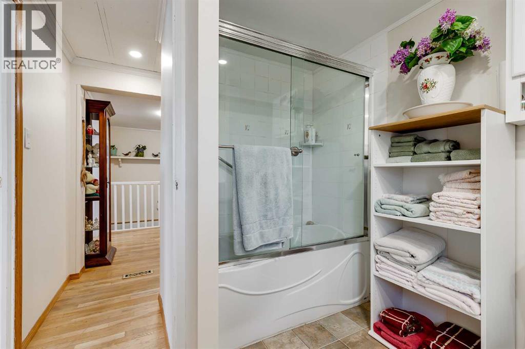 240 Big Hill Circle Se, Airdrie, Alberta  T4A 1P8 - Photo 21 - A2304272