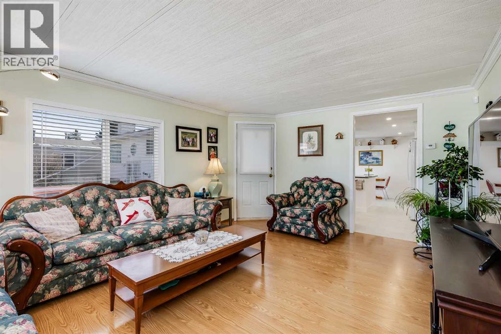 240 Big Hill Circle Se, Airdrie, Alberta  T4A 1P8 - Photo 7 - A2304272