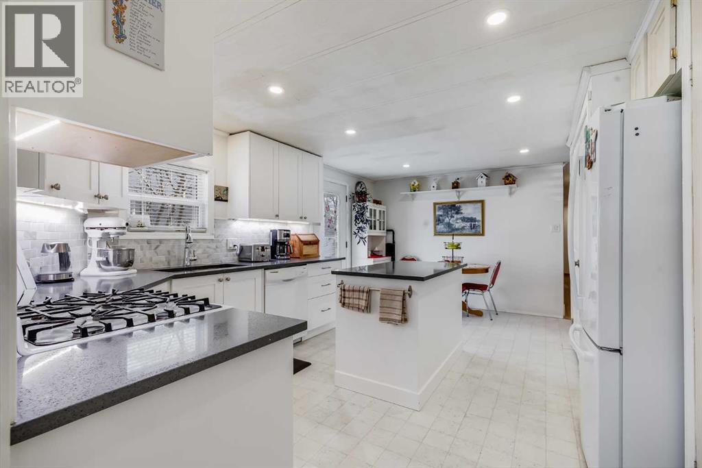 240 Big Hill Circle Se, Airdrie, Alberta  T4A 1P8 - Photo 8 - A2304272