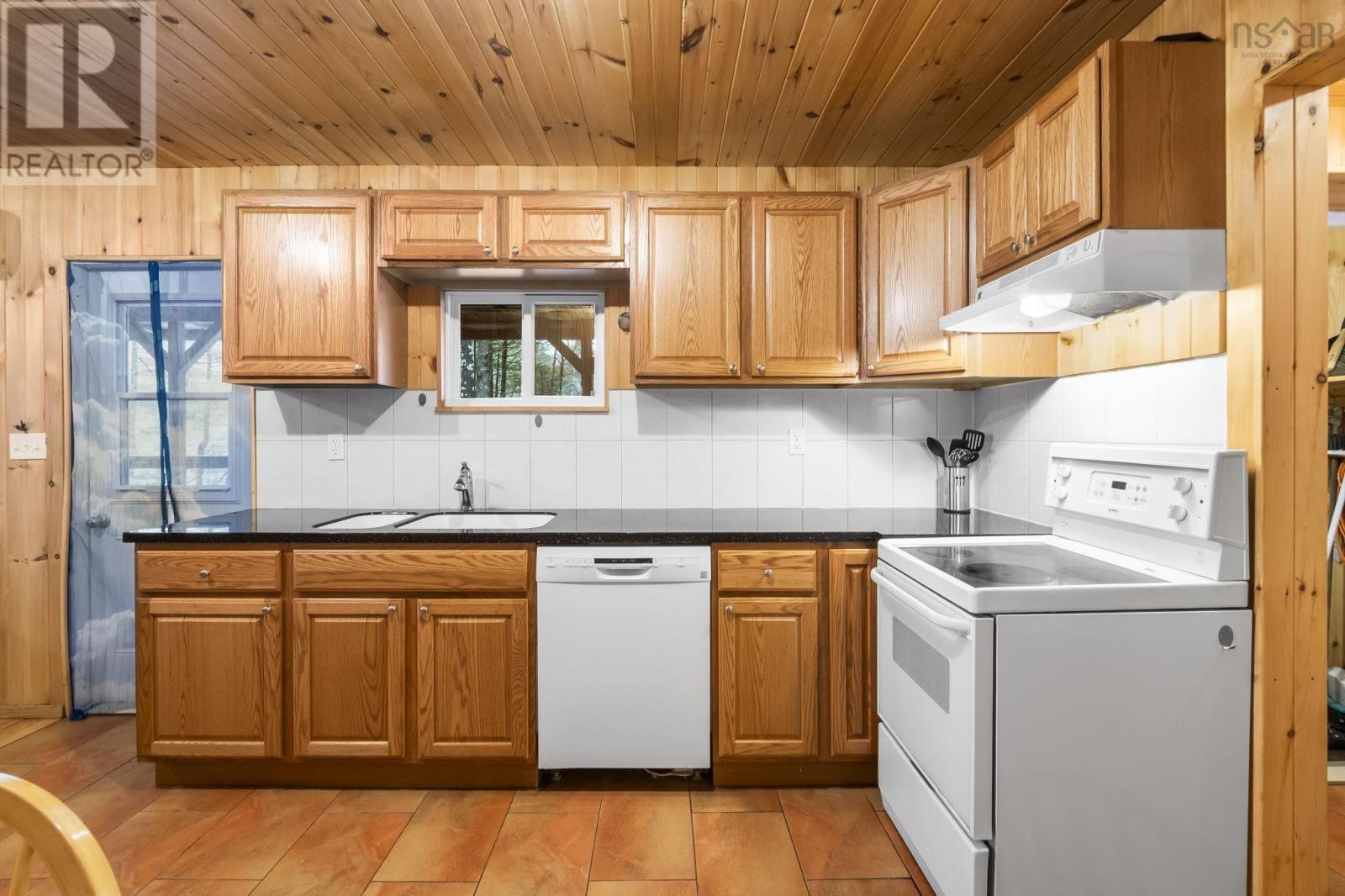 87 Edith's Point Road, South Brookfield, Nova Scotia  B0T 1K0 - Photo 6 - 202608267