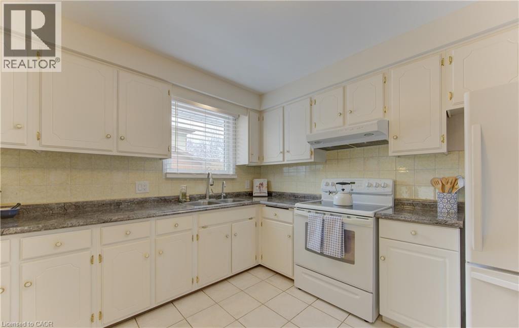 274 Heritage Drive, Kitchener, Ontario  N2B 3K8 - Photo 11 - 40823236