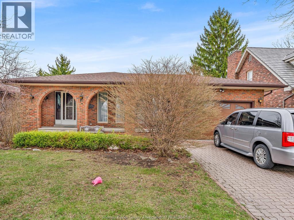 MLS# 26008006: 2880 ST. CLAIR AVENUE, Windsor, Canada