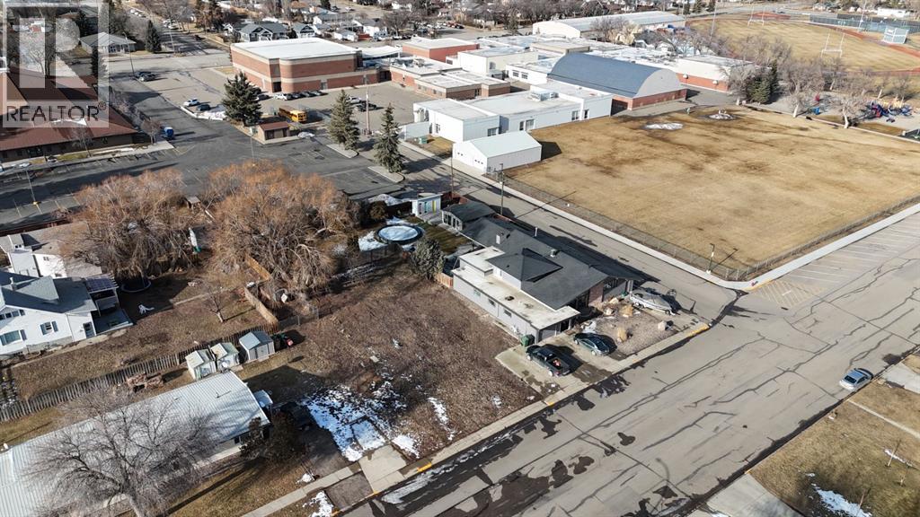 62 S 1 Street E, Magrath, Alberta  T0K 1J0 - Photo 4 - A2283299