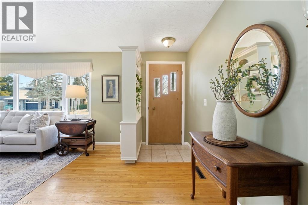 347 Clarendon Drive, Ancaster, Ontario  L9G 2Y9 - Photo 3 - 40808630