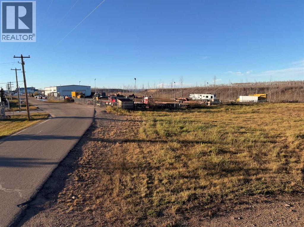 T28 Snow Eagle Drive, Fort Mcmurray, Alberta  T9H 0H8 - Photo 3 - A2268668