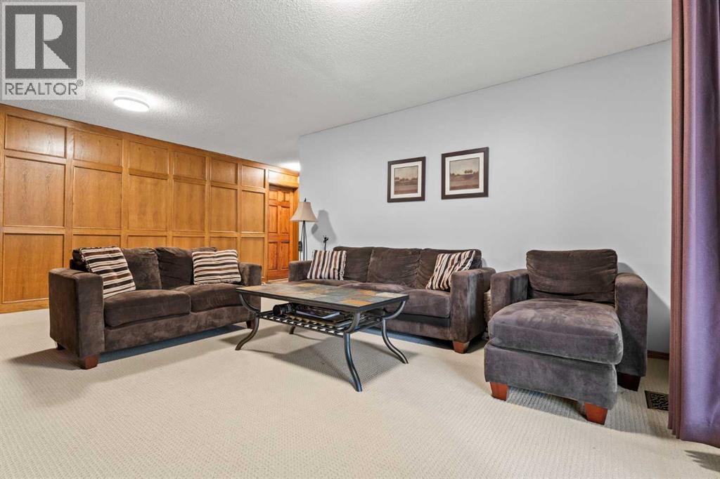 124 Canterbury Drive SW, Calgary, Alberta  T2W 2G1 - Photo 21 - A2280498