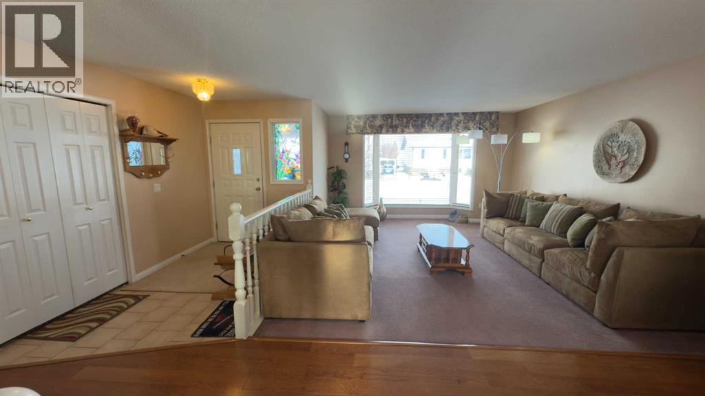 317 6 Avenue W, Hanna, Alberta  T0J 1P0 - Photo 4 - A2286772