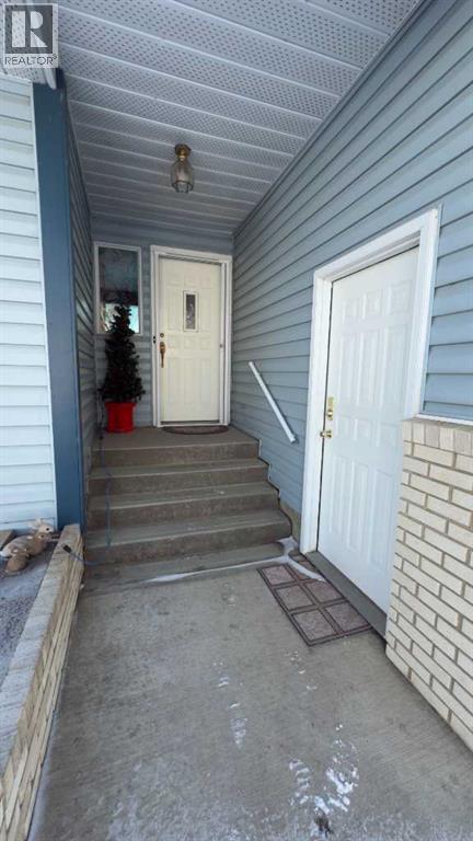 317 6 Avenue W, Hanna, Alberta  T0J 1P0 - Photo 3 - A2286772