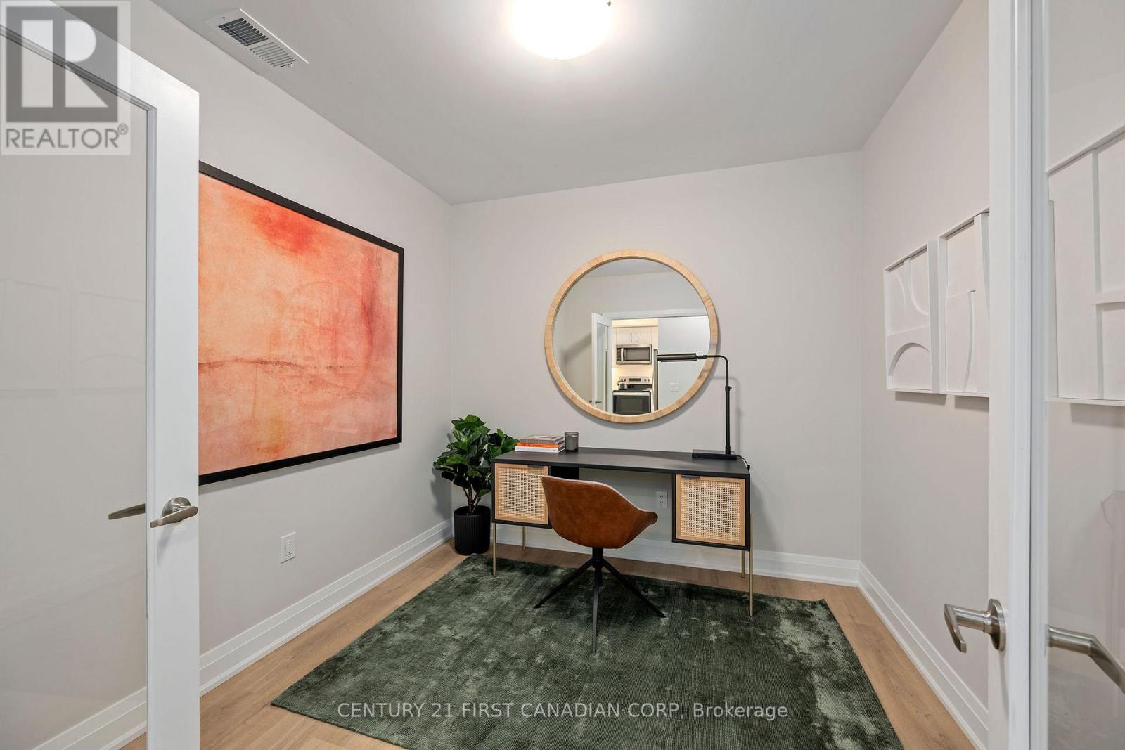 905 - 4286 King Street, Kitchener, Ontario  N2P 2E9 - Photo 4 - X13031792