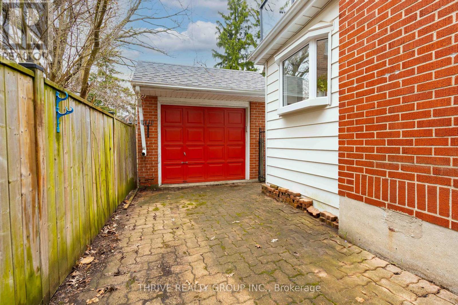 174 Iroquois Avenue, London South, Ontario  N6C 2K8 - Photo 6 - X13031940