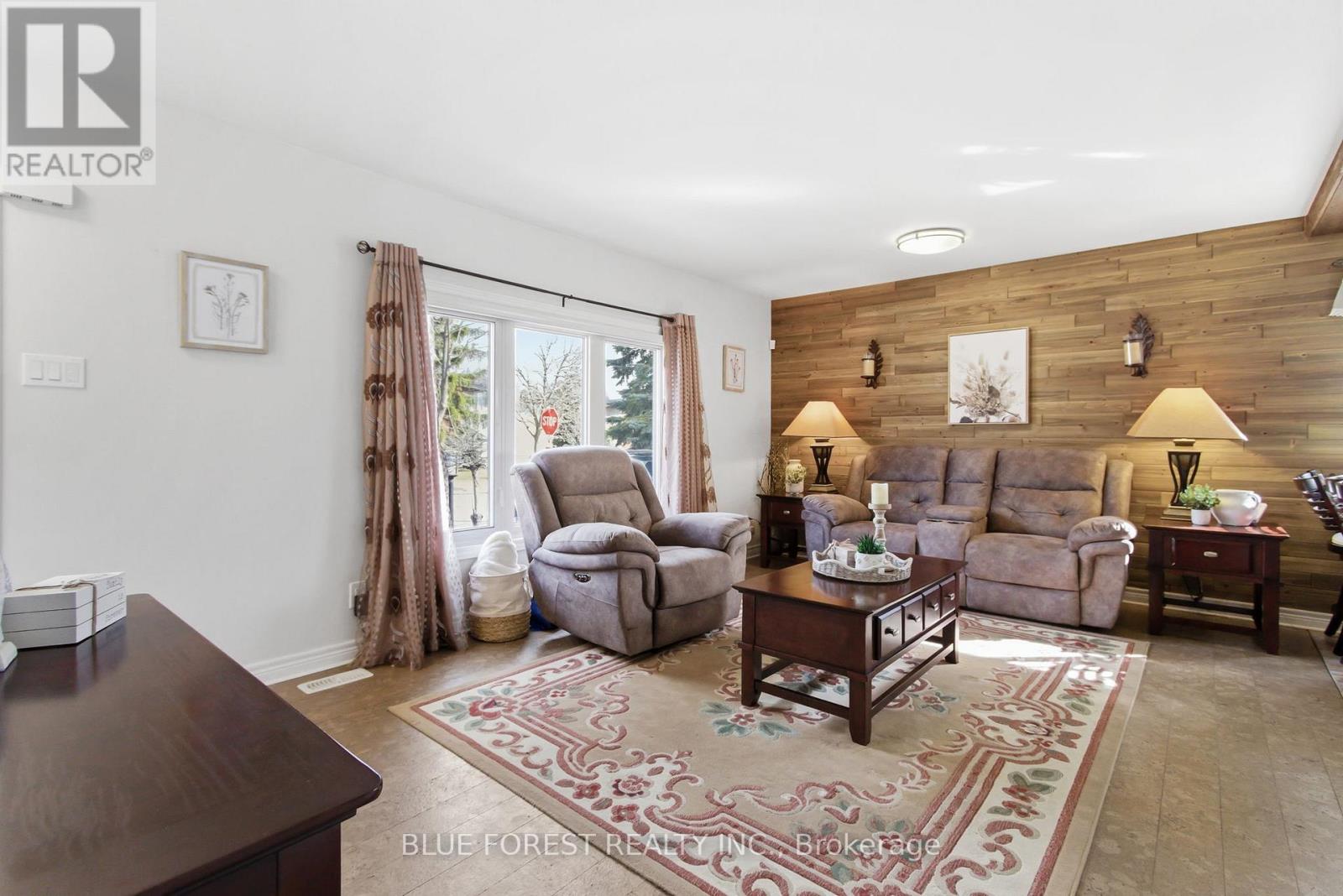 1975 Royal Crescent, London East, Ontario  N5V 1N6 - Photo 3 - X13032002