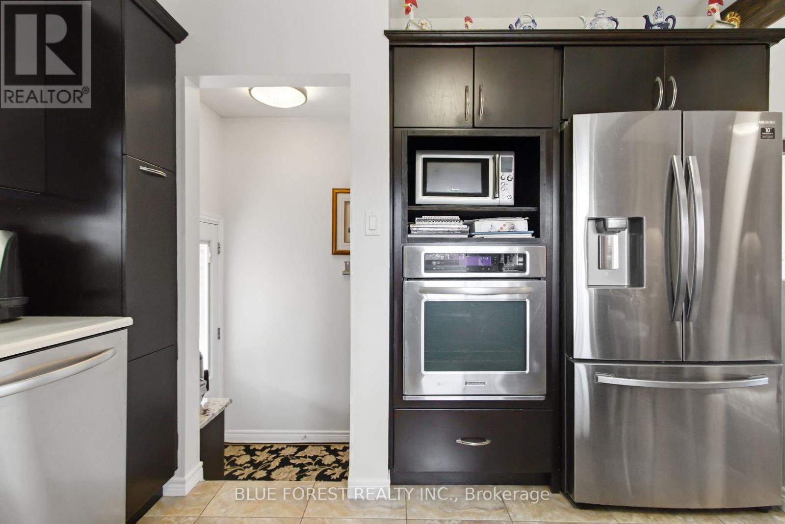 1975 Royal Crescent, London East, Ontario  N5V 1N6 - Photo 8 - X13032002