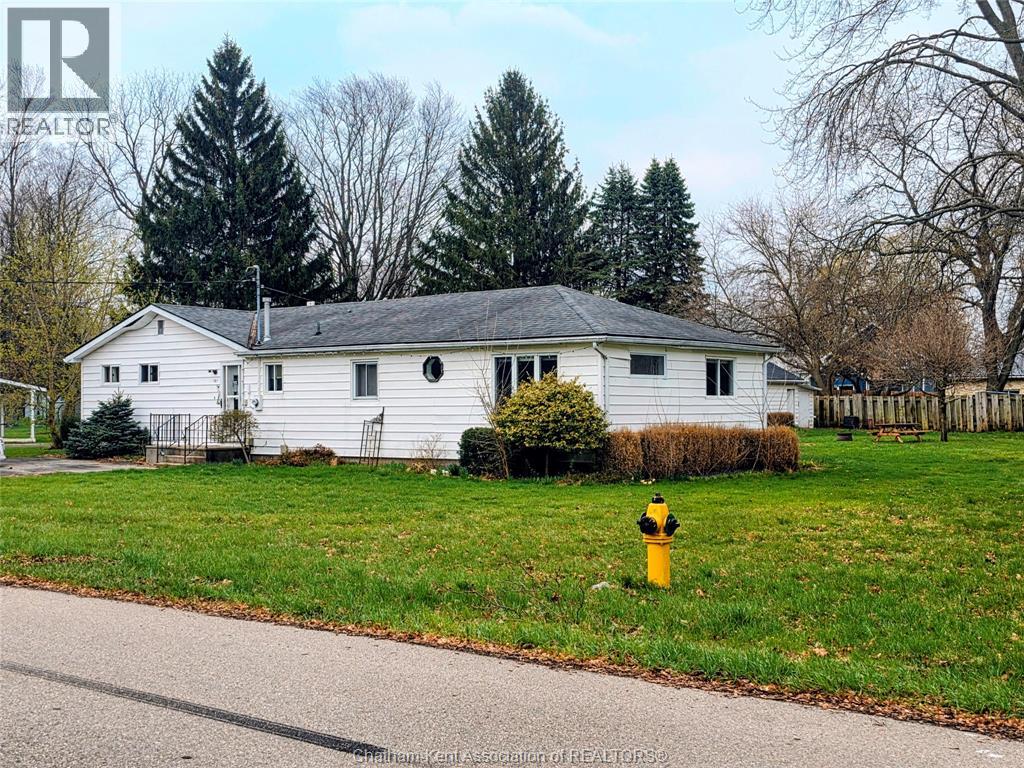 161 WALNUT STREET, Bothwell, Ontario