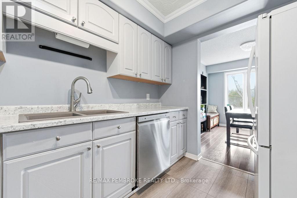 13 Vermont Meadows, Petawawa, Ontario  K8H 3N3 - Photo 10 - X13031866