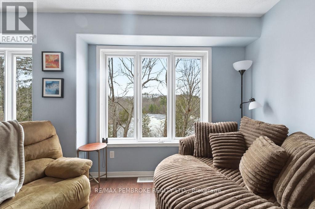 13 Vermont Meadows, Petawawa, Ontario  K8H 3N3 - Photo 13 - X13031866