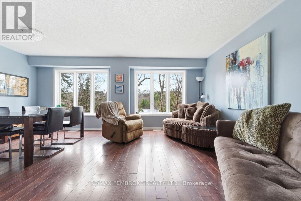 13 Vermont Meadows, Petawawa, Ontario  K8H 3N3 - Photo 14 - X13031866