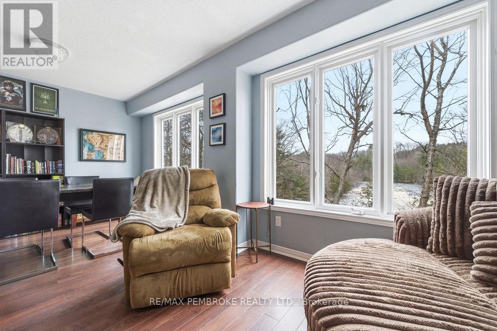 13 Vermont Meadows, Petawawa, Ontario  K8H 3N3 - Photo 15 - X13031866