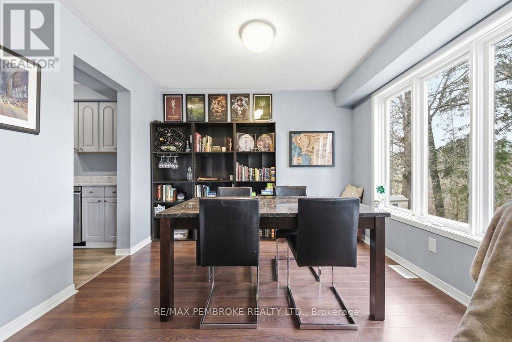 13 Vermont Meadows, Petawawa, Ontario  K8H 3N3 - Photo 16 - X13031866