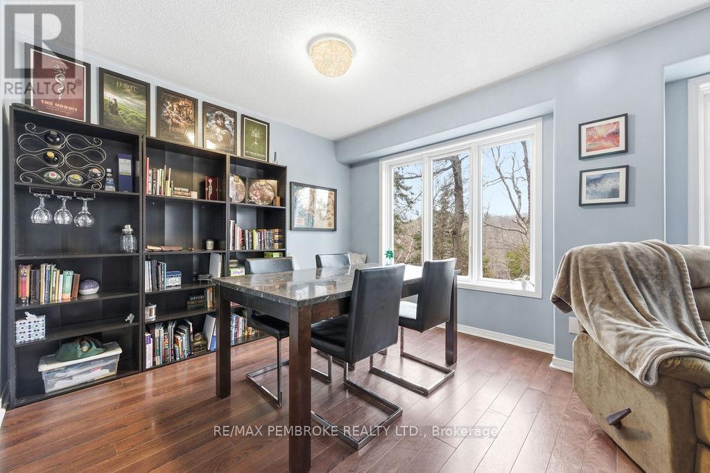 13 Vermont Meadows, Petawawa, Ontario  K8H 3N3 - Photo 19 - X13031866