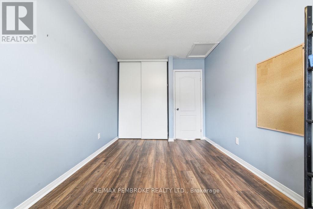 13 Vermont Meadows, Petawawa, Ontario  K8H 3N3 - Photo 24 - X13031866