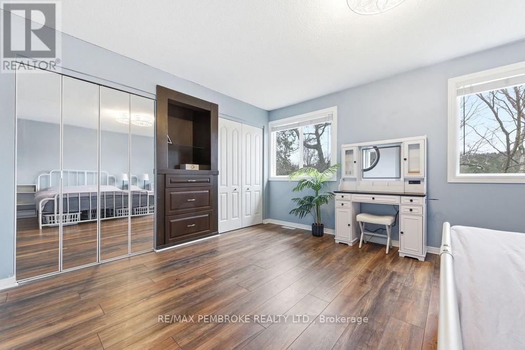 13 Vermont Meadows, Petawawa, Ontario  K8H 3N3 - Photo 26 - X13031866