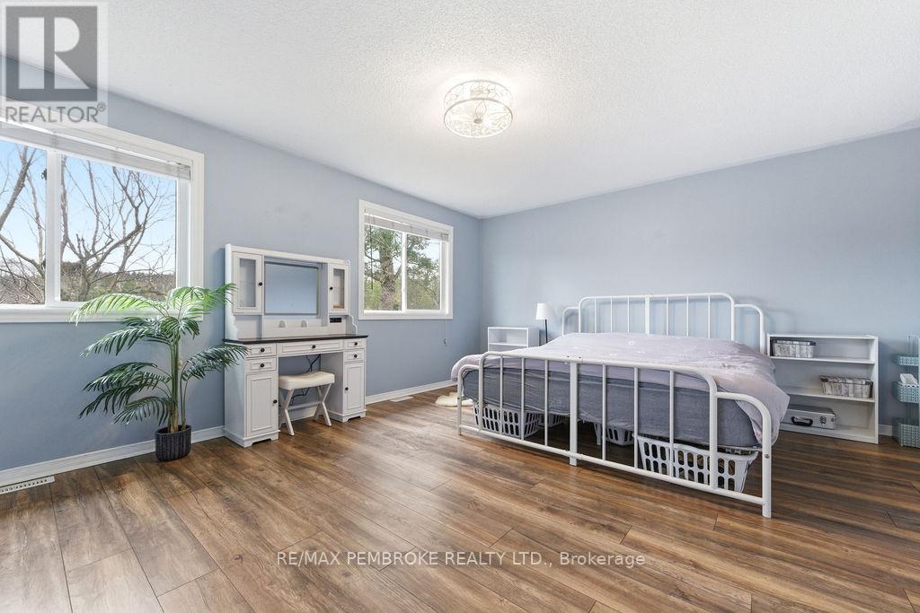 13 Vermont Meadows, Petawawa, Ontario  K8H 3N3 - Photo 27 - X13031866