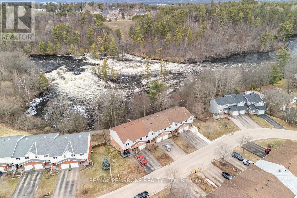 13 Vermont Meadows, Petawawa, Ontario  K8H 3N3 - Photo 38 - X13031866