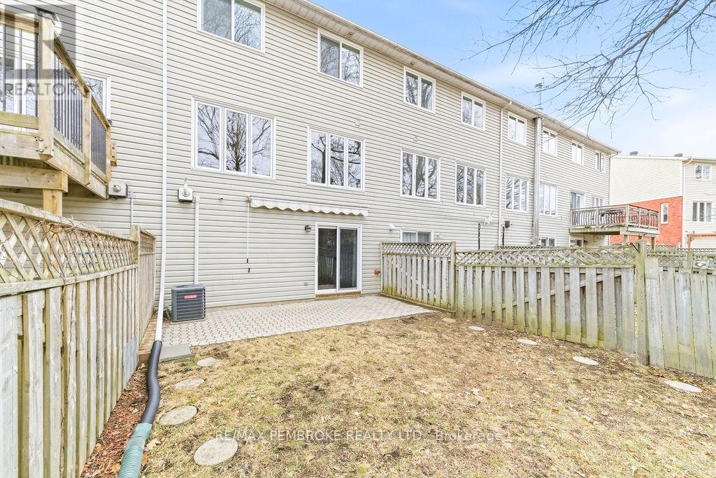 13 Vermont Meadows, Petawawa, Ontario  K8H 3N3 - Photo 40 - X13031866