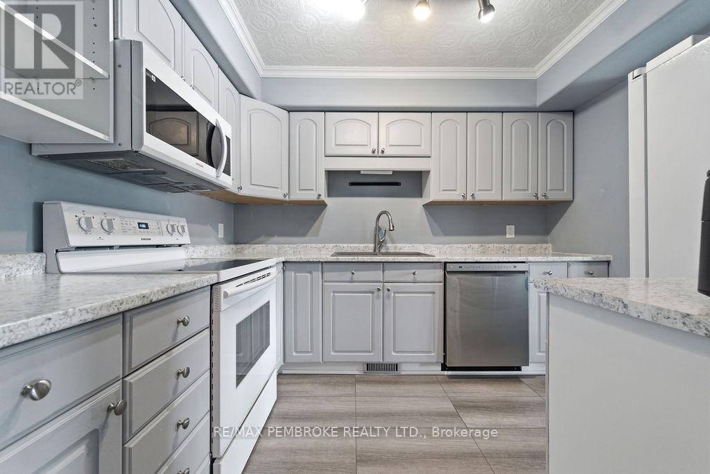 13 Vermont Meadows, Petawawa, Ontario  K8H 3N3 - Photo 8 - X13031866