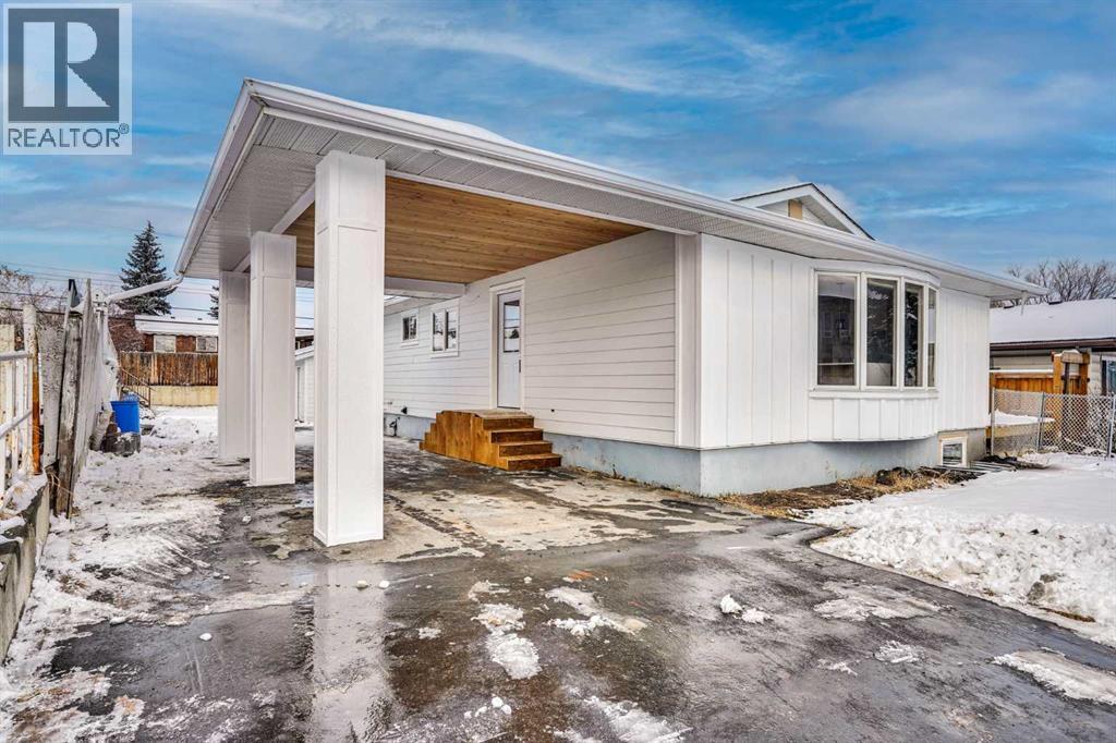 908 Stonehaven Road Sw, Calgary, Alberta  T2W 0P6 - Photo 3 - A2295086