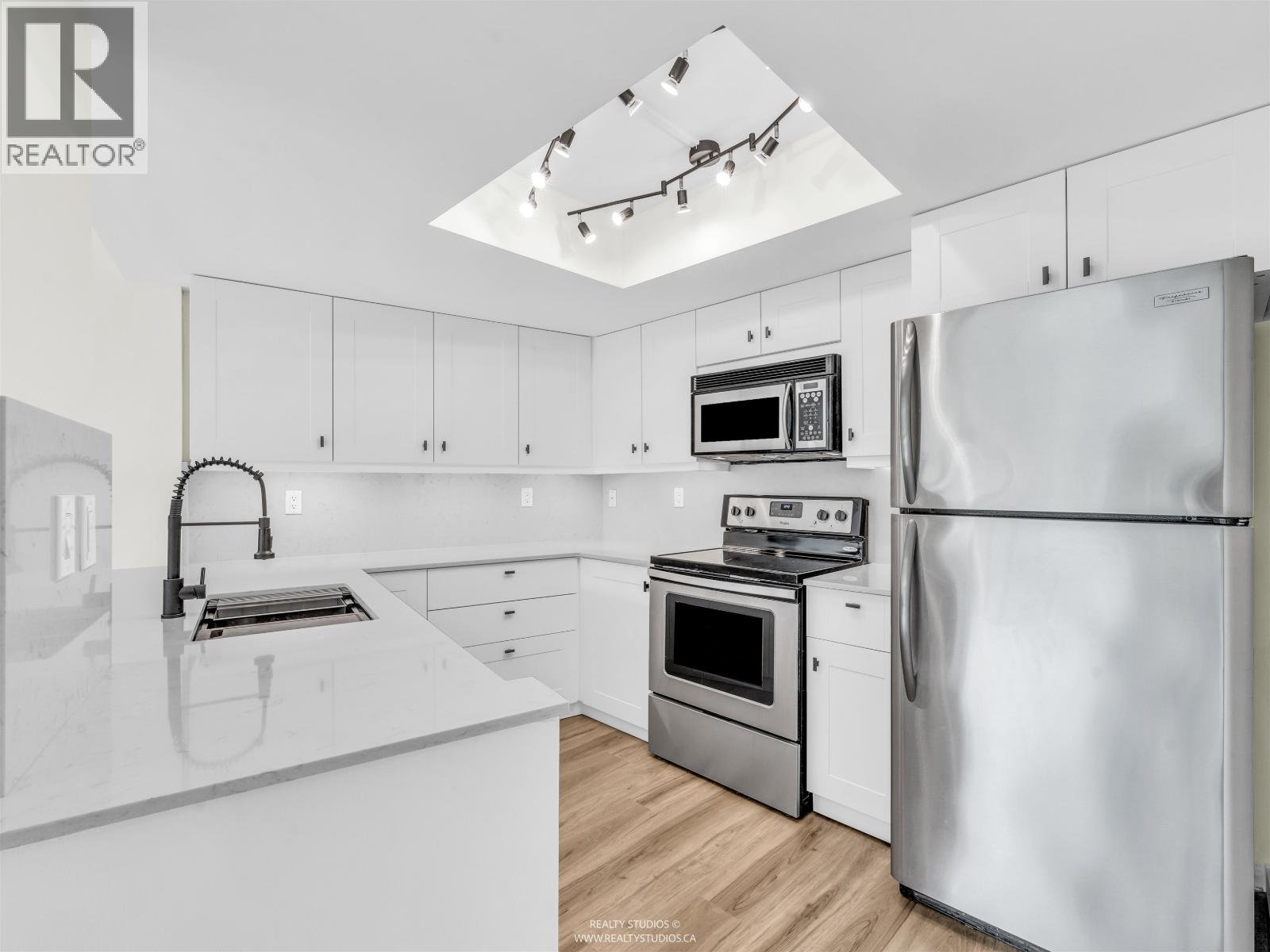 406 995 Roche Point Drive, North Vancouver, British Columbia  V7H 2X4 - Photo 8 - R3083601